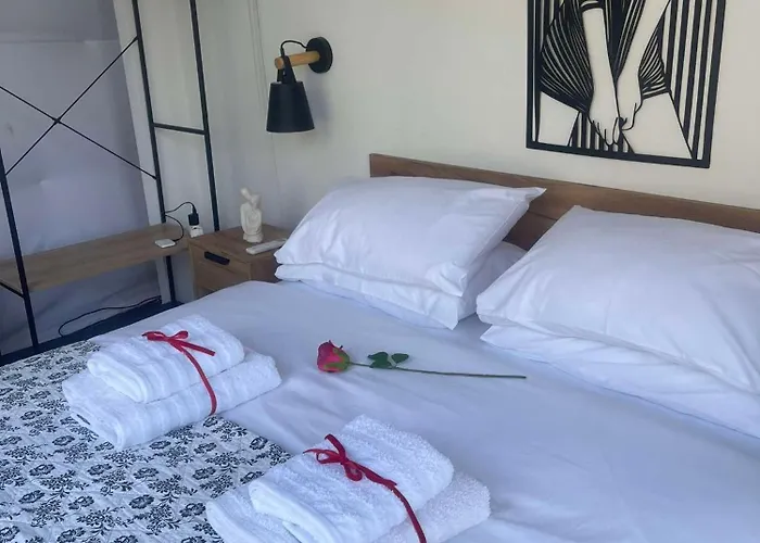 אתר קמפינג Ellie's Eco Private Glamping And Nea Kallikrateia