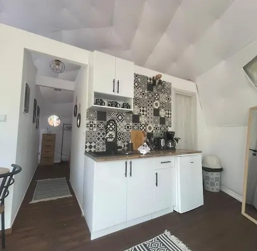 Ellie's Eco Private Glamping And אתר קמפינג